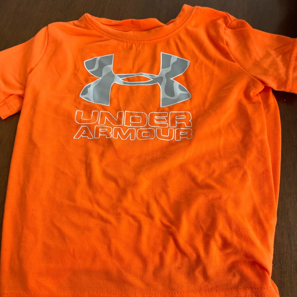 Under Armour kids shirt 12 m - Picture 2 of 3